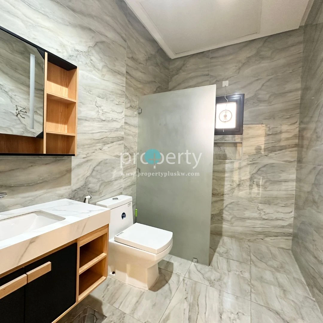 Kuwait City, Apartments/Houses, KWD 1150/month,  4 BR,  Four Master Bedroom Floor For Rent In Mansouriya