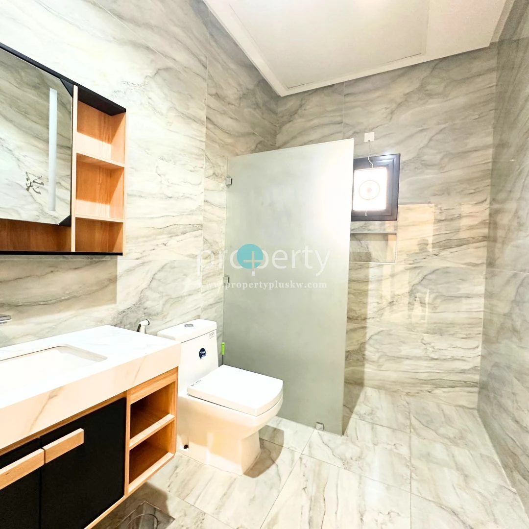 Kuwait City, Apartments/Houses, KWD 1150/month,  4 BR,  Four Master Bedroom Floor For Rent In Mansouriya