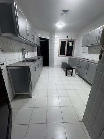 Kuwait City, Apartments/Houses, KWD 650/month,  3 BR,  For Rent In Jabriya, An Apartment With 3 Rooms, 4 Bathrooms, A Balcony, And A Kitchen