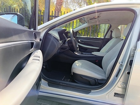 Juffair, Vehicles, Cars & Trucks , BHD 6800, HYUNDAI SONATA, 2020, Automatic, 65000 KM, NON ACCIDENT SINGLE OWNER