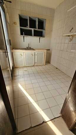 Gudaibiya, Apartments/Houses, BHD 140/month,  2 BR,  Unfurnished Flat For Rent With Out Ewa