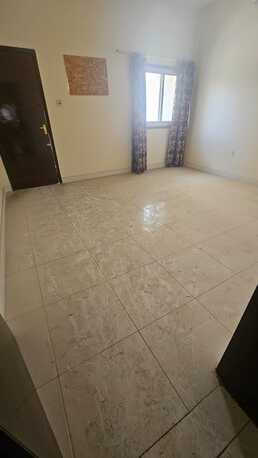 Salmaniya, Apartments/Houses, BHD 350/month,  5 BR,  5 Bedroom Unfurnished Flat For Rent Without Ewa