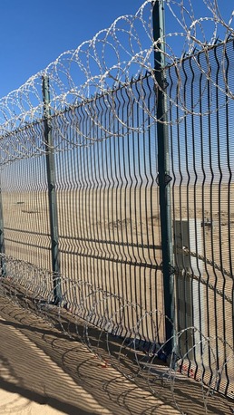 Umluj, Construction, Fence Working