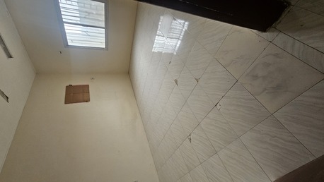 Jidhafs, Apartments/Houses, BHD 180/month,  2 BR,  2 Bedroom Unfurnished Flat For Rent Without Ewa