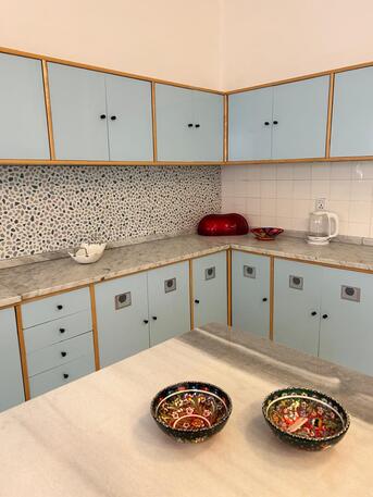 Amman, Apartments/Houses, JOD 18000/year,  Furnished,  3 BR,  Ground Fully Furinshed 3B Part Of Villa With Garden In Shemsani 00962777688956