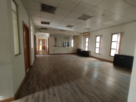 Riffa, Offices, BHD 550,  250 Square Miter. 6 Room.  Commercial  Office  Spesc For Rent. In -(((Riffa Hajiyat)))
