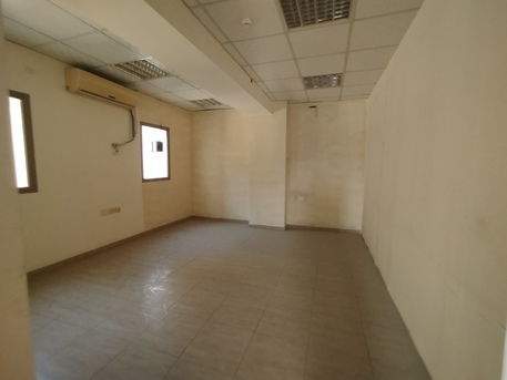 Riffa, Offices, BHD 550,  250 Square Miter. 6 Room.  Commercial  Office  Spesc For Rent. In -(((Riffa Hajiyat)))