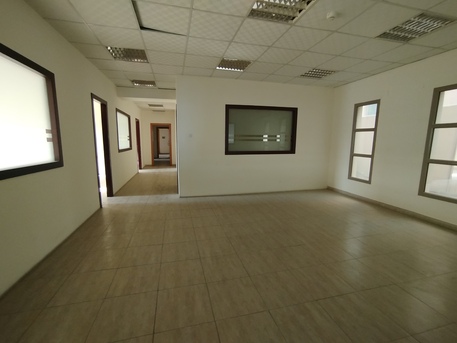 Riffa, Offices, BHD 550,  250 Square Miter. 6 Room.  Commercial  Office  Spesc For Rent. In -(((Riffa Hajiyat)))