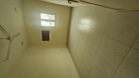 Jidhafs, Apartments/Houses, BHD 200/month,  4 BR,  4 Bedtoom Unfurnished Flat For Remt Without Ewa