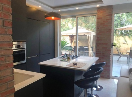 Amman, Apartments/Houses, JOD 11000/year,  Furnished,  2 BR,  Ground Fully Furinshed 2B Apartment With Garden In Shemsani 00962777688956