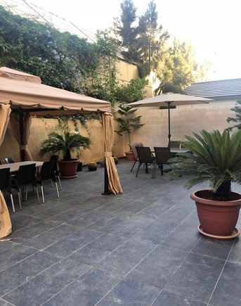 Amman, Apartments/Houses, JOD 11000/year,  Furnished,  2 BR,  Ground Fully Furinshed 2B Apartment With Garden In Shemsani 00962777688956