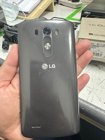 Al Iskan, Mobile Phones, SAR 200,  LG D855