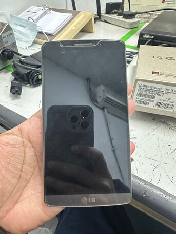 Al Iskan, Mobile Phones, SAR 200,  LG D855