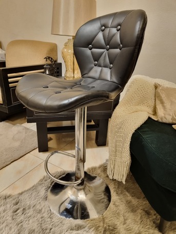 Riyadh, Household Items, SAR 1,  TV 32 Inches-BBQ Grill Foldable-Birds Cage-Chair-Fanoos-Nubelizer- Car Stereo