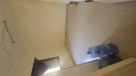 Salmaniya, Apartments/Houses, BHD 180/month,  2 BR,  2 Bedroom Unfurnished Flat For Rent Without Ewa