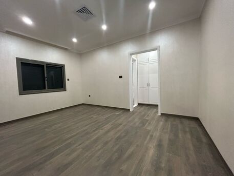 Kuwait City, Apartments/Houses, KWD 1050/month,  4 BR,  For Rent, First Floor, Al-Siddiq, Main Street, 4 Rooms, 2 Of Them Master