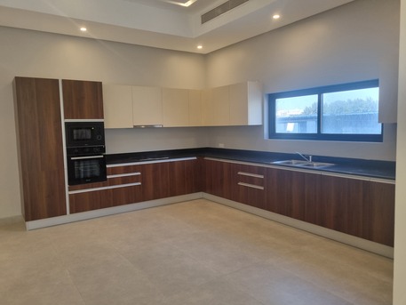 Salmaniya, Villas, BHD 850,  Brand New Semi Furnished Villa For Rent In Salmaniya With Centralized AC, Parking, Etc....
