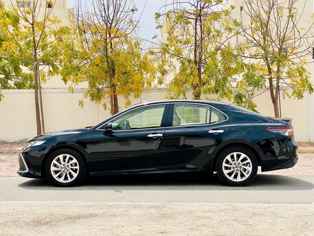 Tubli, Vehicles, Cars & Trucks , BHD 1,  Toyota Camry GLE,  2021,  Automatic,  85000 KM,    Model For Sale