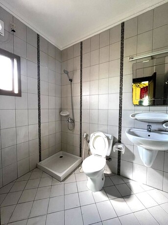 Salmaniya, Apartments/Houses, BHD 220/month,  2 BR,  Semi Furnished Family Apartment For Rent In Salmaniya