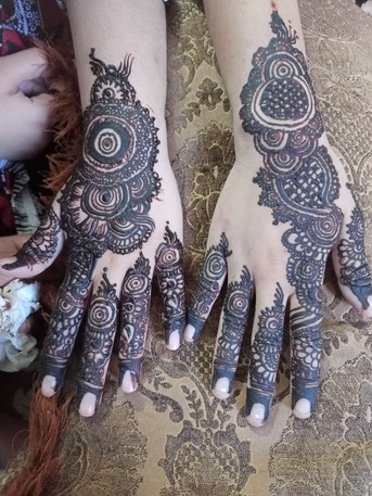 Riyadh, Beautician, Mehandi Artist Available