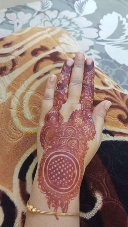 Riyadh, Beautician, Mehandi Artist Available