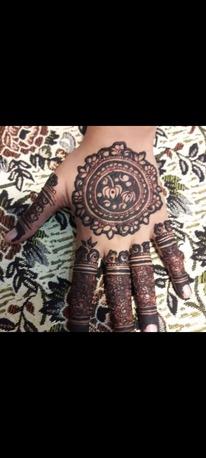 Riyadh, Beautician, Mehandi Artist Available