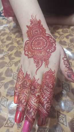 Riyadh, Beautician, Mehandi Artist Available