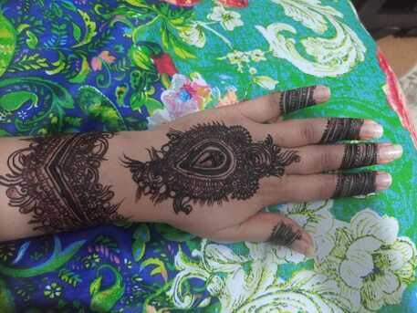 Riyadh, Beautician, Mehandi Artist Available