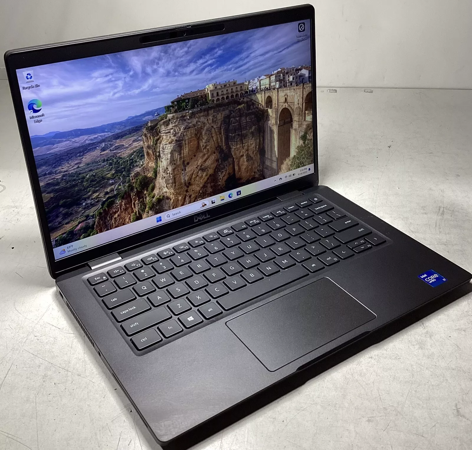 Manama, Computers, BHD 129,  Dell Latitude 7320 Laptop  Core I7-1185G7-512GB SSD Hard Drive -16 RAM