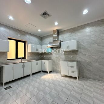 Kuwait City, Apartments/Houses, KWD 850/month,  4 BR,  Charming Four-bedroom Floor In Salam