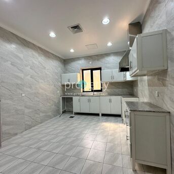 Kuwait City, Apartments/Houses, KWD 850/month,  4 BR,  Charming Four-bedroom Floor In Salam