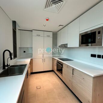 Kuwait City, Apartments/Houses, KWD 1700/month,  3 BR,  Modern 3-Bedroom Duplex For Rent Near Kuwait City