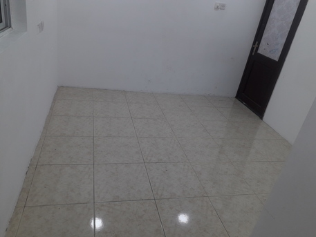 Salmaniya, Apartments/Houses, BHD 200/month,  2 BR,  100 Sq. Meter,  2 Bhk Unfurnished Flat With Ewa Unlimited In Salmaniya Call Aleena