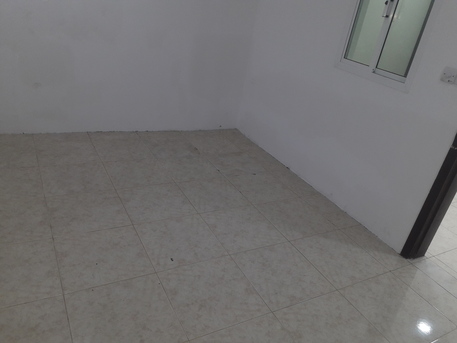 Salmaniya, Apartments/Houses, BHD 200/month,  2 BR,  100 Sq. Meter,  2 Bhk Unfurnished Flat With Ewa Unlimited In Salmaniya Call Aleena