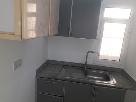 Salmaniya, Apartments/Houses, BHD 200/month,  2 BR,  100 Sq. Meter,  2 Bhk Unfurnished Flat With Ewa Unlimited In Salmaniya Call Aleena