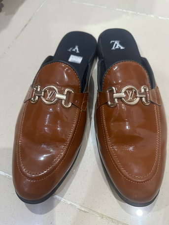 Jeddah, Materials, SAR 80,  Shoes