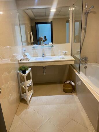 Mahooz, Apartments/Houses, BHD 1300/month,  Furnished,  3 BR,  Pent House With A Beautiful Sea And City View In Mahooz