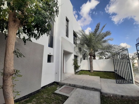 Saar, Apartments/Houses, BHD 1300/month,  4 BR,  400 Sq. Meter,  MODERN SEMI FURNISHED VILLA WITH POOL