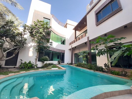 Saar, Apartments/Houses, BHD 1300/month,  4 BR,  400 Sq. Meter,  MODERN SEMI FURNISHED VILLA WITH PRIVATE POOL CLOSE TO SAUDI CAUSEWAY