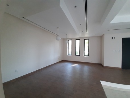 Saar, Apartments/Houses, BHD 1300/month,  4 BR,  400 Sq. Meter,  MODERN SEMI FURNISHED VILLA WITH PRIVATE POOL CLOSE TO SAUDI CAUSEWAY