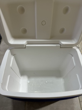 Khobar, Furniture, SAR 99,  Cooling Box Keeps Things Cool Igloo