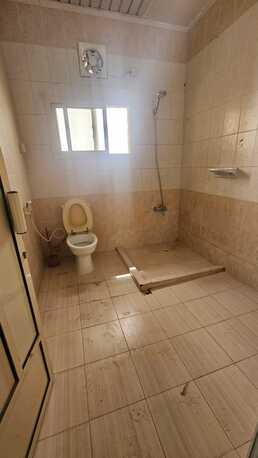 Salmaniya, Apartments/Houses, BHD 270/month,  4 BR,  4 Bedroom Unfurnished Flat For Rent Without Ewa