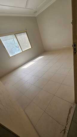 Salmaniya, Apartments/Houses, BHD 270/month,  4 BR,  4 Bedroom Unfurnished Flat For Rent Without Ewa