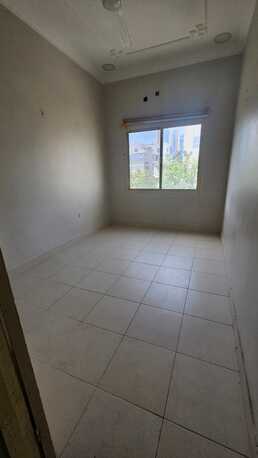 Salmaniya, Apartments/Houses, BHD 270/month,  4 BR,  4 Bedroom Unfurnished Flat For Rent Without Ewa