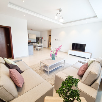 Janabiya, Apartments/Houses, BHD 450/month,  2 BR,  Bright And Elegant Fully Furnished Flat In Janabiya With EWA