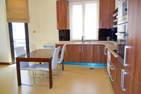 Juffair, Apartments/Houses, BHD 400/month,  1 BR,  Fully Furnished Apartment With Balcony