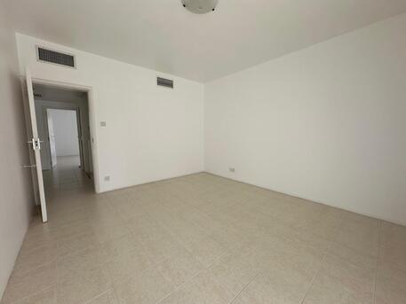 Budaiya, Apartments/Houses, BHD 750/month,  4 BR,  200 Sq. Meter,  Beach Front  Semi Furnished, Inclusive Of  Bd 750