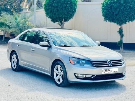 Manama, Vehicles, Cars & Trucks , BHD 1,  Volkswagen Passat,  2014,  125000 KM,  Full Option - Sunroof - Low Mileage
