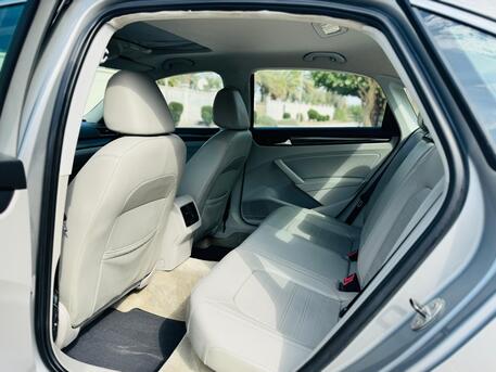 Manama, Vehicles, Cars & Trucks , BHD 1,  Volkswagen Passat,  2014,  125000 KM,  Full Option - Sunroof - Low Mileage