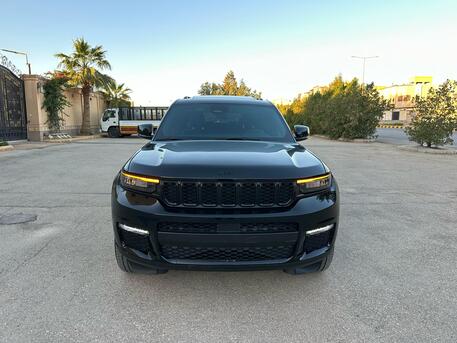 SAR 167000, Jeep Grand Cherokee Half Full Options, 2023, Automatic, 12000 KM, With Sunroof N 4x4 Accident Free Car